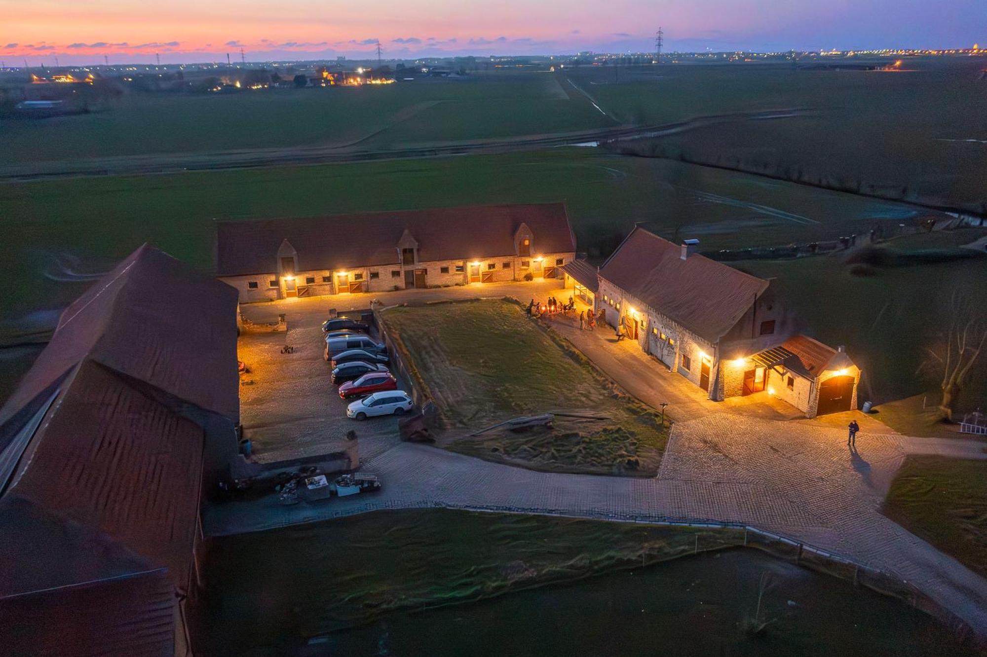 Holiday Home 'T Hof Der Witte Damen Veurne Exteriér fotografie